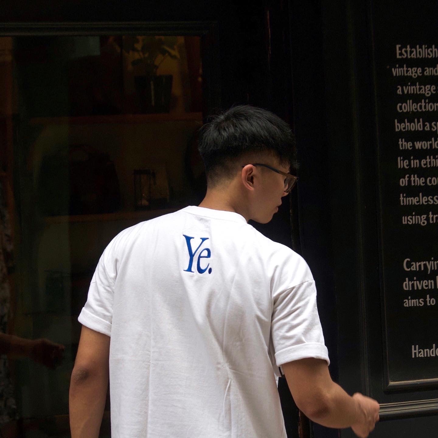 "YE"(Unisex) Embroidered Oversized T