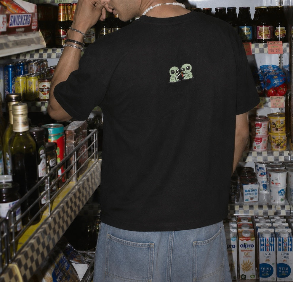 '2 aliens' (Unisex) Oversized T